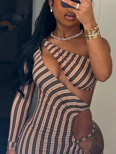 Cut-Out_Detail_Bodycon_Jumpsuit_7